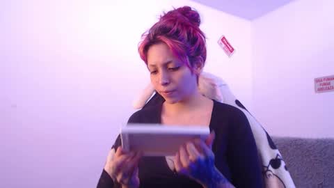 Snapshot of mary_janness chatting on 10-20-25, 05:02 100 online show from 10-20-25, 05:02