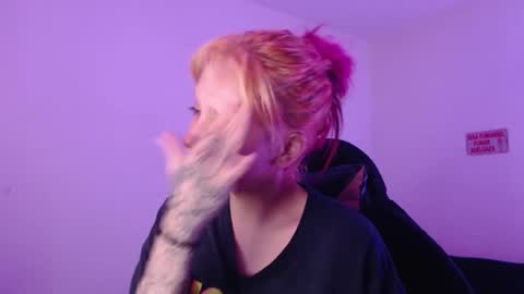 Snapshot of mary_janness chatting on 11-24-25, 05:40 100 online show from 11-24-25, 05:40