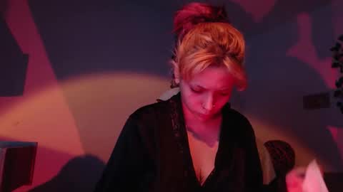 Snapshot of mary_janness chatting on 12-14-25, 05:57 100 online show from 12-14-25, 05:57