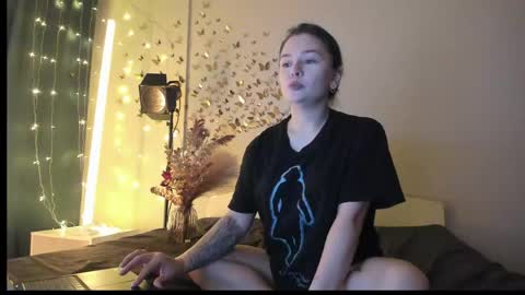 Julia online show from 04-27-26, 08:40