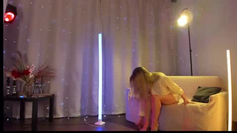 Julia online show from 06-23-26, 09:24