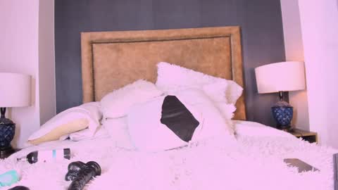 Snapshot of mary_kisss chatting on 01-06-25, 07:24   online show from 01-06-25, 07:24