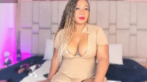 Snapshot of mary_kisss chatting on 10-08-25, 08:50   online show from 10-08-25, 08:50
