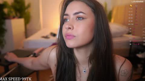 Snapshot of mary_lise chatting on 06-05-26, 06:52 Caroline qeeentease - ints qeentease - twitter online show from 06-05-26, 06:52