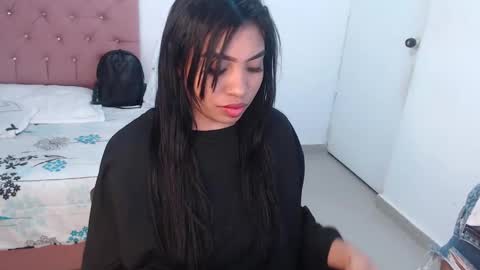 Snapshot of mary_live18 chatting on 02-08-25, 12:17 Hi guys im Mary online show from 02-08-25, 12:17