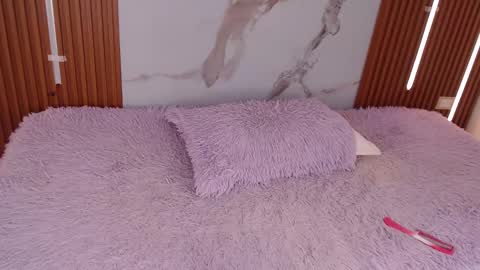 Snapshot of mary_live18 chatting on 09-11-25, 12:16 Hi guys im Mary online show from 09-11-25, 12:16