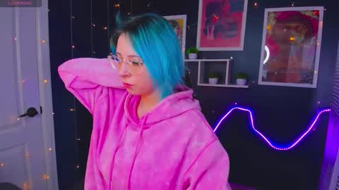 Snapshot of mary_radiant chatting on 01-19-26, 02:04 Mary online show from 01-19-26, 02:04