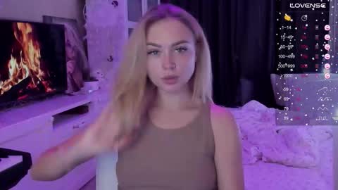 Snapshot of mary_romance chatting on 10-01-25, 08:59 Mary online show from 10-01-25, 08:59