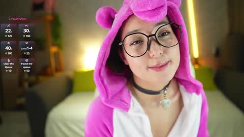 Snapshot of mary_shiota chatting on 12-19-24, 04:13 HelIo Everyone Im MaryWelcome to my room and lets have a good time together with me online show from 12-19-24, 04:13