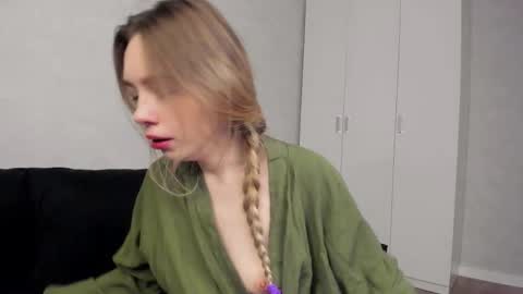 Snapshot of mary_shiota chatting on 12-01-25, 08:30 HelIo Everyone Im MaryWelcome to my room and lets have a good time together with me online show from 12-01-25, 08:30