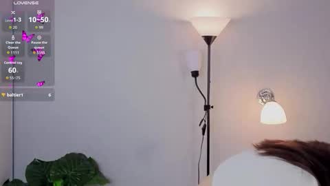 Snapshot of mary_smit chatting on 10-28-25, 05:15 mary online show from 10-28-25, 05:15