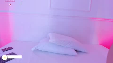 Snapshot of mary_suarez chatting on 11-16-25, 04:18 Maria online show from 11-16-25, 04:18