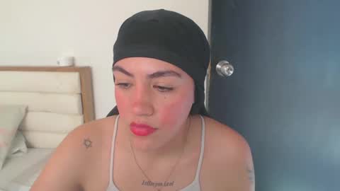 Snapshot of maryam_arabicmilk chatting on 02-15-25, 08:33 maryam_arabicmilk online show from 02-15-25, 08:33