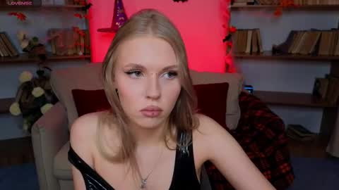 Snapshot of maryan_aa chatting on 10-21-25, 03:29 Maryana online show from 10-21-25, 03:29