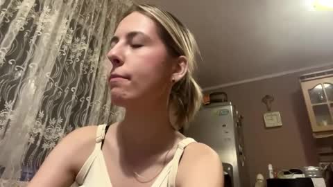 Tessa  online show from 03-08-26, 08:45