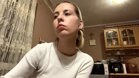 Tessa  online show from 03-12-26, 06:25