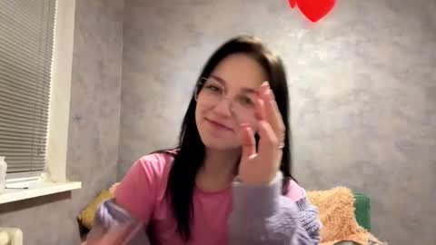 Snapshot of maryellensiewert chatting on 12-13-25, 09:53 Stephie online show from 12-13-25, 09:53