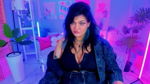 Snapshot of maryharrys chatting on 10-17-25, 09:17 Mary online show from 10-17-25, 09:17