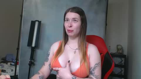 Snapshot of maryhotloves chatting on 10-10-25, 01:54 MaryHotLoves online show from 10-10-25, 01:54