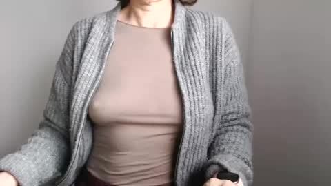 Maryil online show from 01-17-25, 03:43