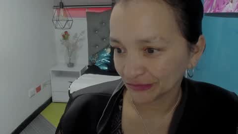 Snapshot of marylinmilf chatting on 12-04-24, 08:18 Marylin online show from 12-04-24, 08:18