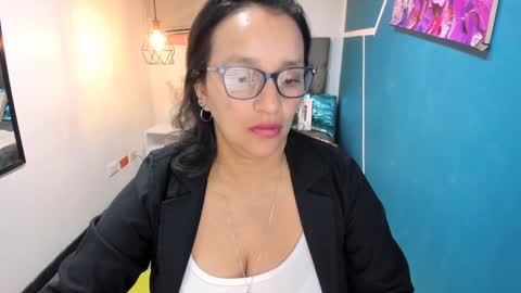 Snapshot of marylinmilf chatting on 12-16-24, 10:56 Marylin online show from 12-16-24, 10:56