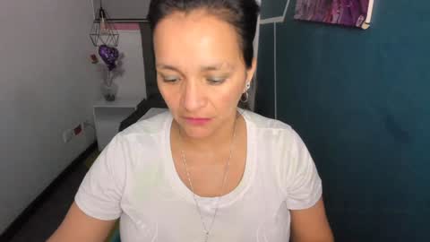 Snapshot of marylinmilf chatting on 12-20-24, 02:19 Marylin online show from 12-20-24, 02:19