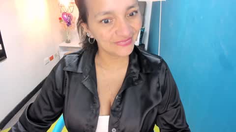 Snapshot of marylinmilf chatting on 12-23-24, 07:52 Marylin online show from 12-23-24, 07:52