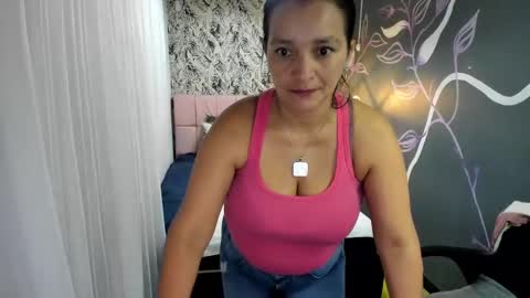 Snapshot of marylinmilf chatting on 03-04-25, 07:32 Marylin online show from 03-04-25, 07:32