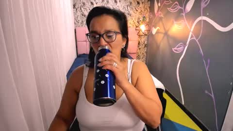 Snapshot of marylinmilf chatting on 03-06-25, 11:09 Marylin online show from 03-06-25, 11:09