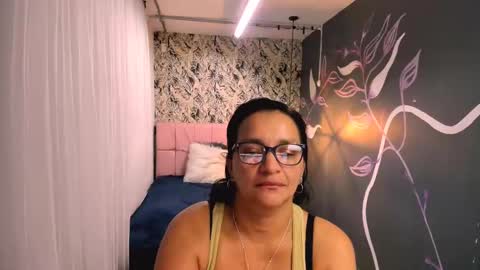 Snapshot of marylinmilf chatting on 03-11-25, 09:59 Marylin online show from 03-11-25, 09:59