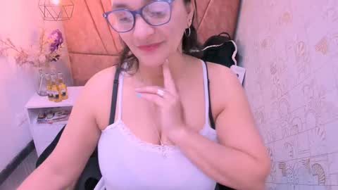 Snapshot of marylinmilf chatting on 09-10-25, 07:47 Marylin online show from 09-10-25, 07:47