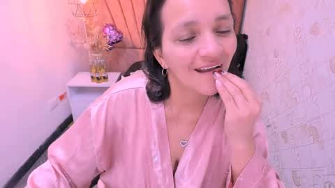 Snapshot of marylinmilf chatting on 10-10-25, 08:02 Marylin online show from 10-10-25, 08:02