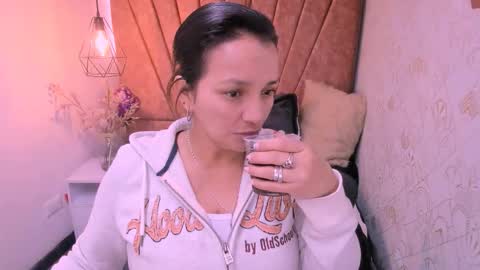 Snapshot of marylinmilf chatting on 10-18-25, 08:09 Marylin online show from 10-18-25, 08:09