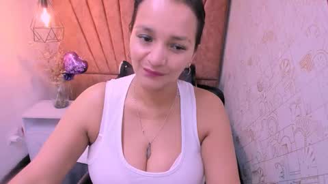 Snapshot of marylinmilf chatting on 10-30-25, 10:10 Marylin online show from 10-30-25, 10:10