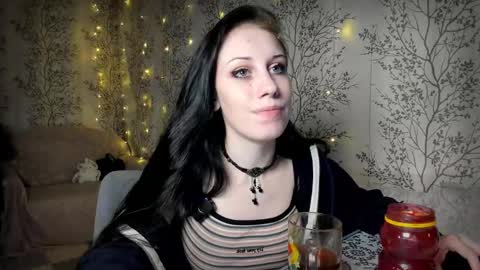 Mary Lou online show from 11-07-25, 11:54