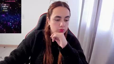 Dulce Maria online show from 12-16-25, 08:47