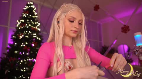 Snapshot of marylunamay chatting on 12-30-24, 10:55 Mary online show from 12-30-24, 10:55