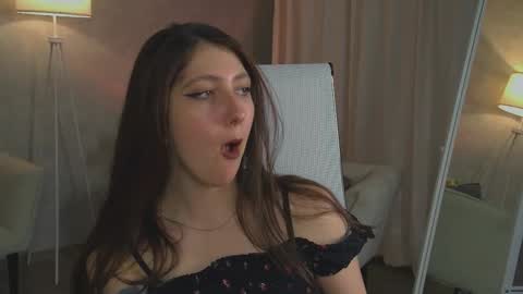 Snapshot of marymillerr chatting on 01-17-26, 12:10 Mary Miller online show from 01-17-26, 12:10