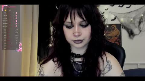 Snapshot of marynixoxo chatting on 10-31-25, 09:21 Mary x online show from 10-31-25, 09:21