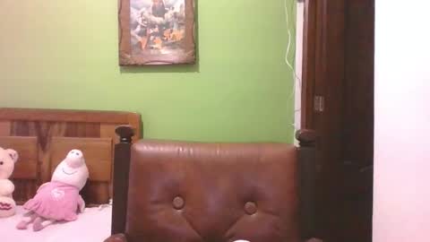 Snapshot of maryroldan chatting on 11-23-25, 10:31 maryroldan online show from 11-23-25, 10:31