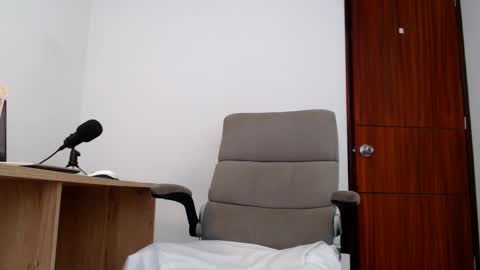 Snapshot of marysuz chatting on 01-23-25, 01:13 3 online show from 01-23-25, 01:13