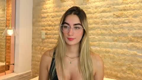 Snapshot of maryy_campbell chatting on 05-21-26, 11:28 maryy campbell online show from 05-21-26, 11:28