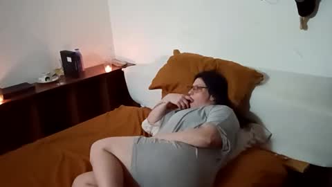 Mary y joni online show from 04-20-26, 02:36