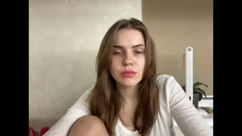 Snapshot of maryyourr chatting on 12-13-25, 09:42 MaryYourr online show from 12-13-25, 09:42