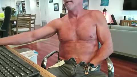 mascmuscle49 online show from 11-20-25, 07:57
