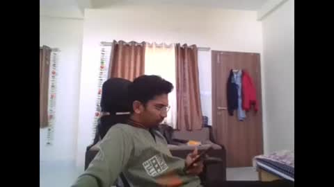 maskboyz2003 online show from 12-19-24, 08:23