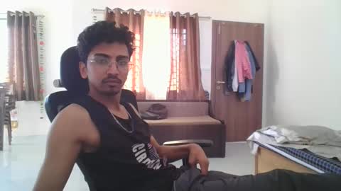 maskboyz2003 online show from 02-10-25, 03:46