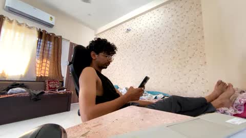 maskboyz2003 online show from 10-01-25, 03:45