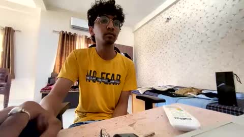 maskboyz2003 online show from 10-19-25, 03:51